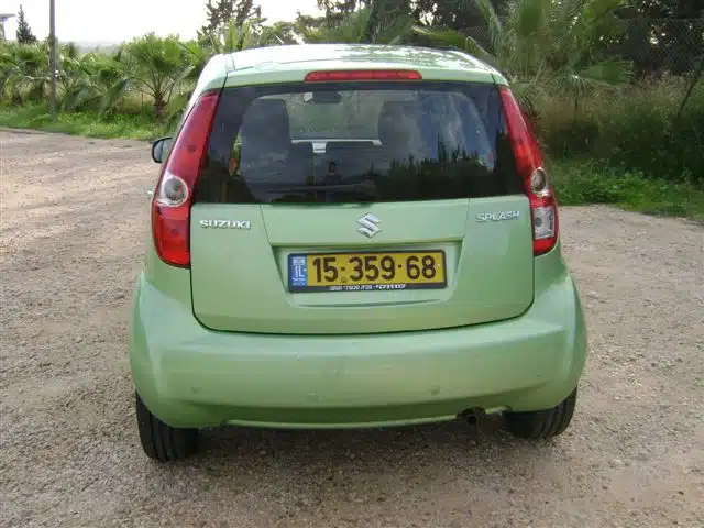 סוזוקי פלאש אחורי